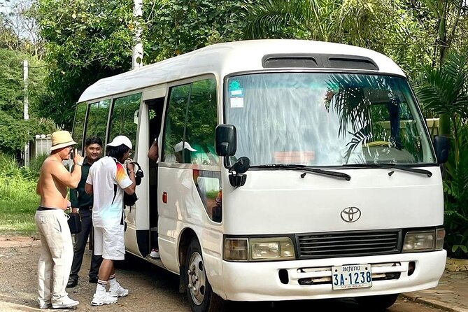 Siem Reap to Laos Border, Don Det, 4000 island, Pakse ,Vientiane - What the ride is like for up to 18 people