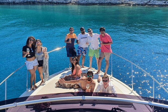 Small group tour by premium yacht to Elaphite Islands - What the small yacht changes
