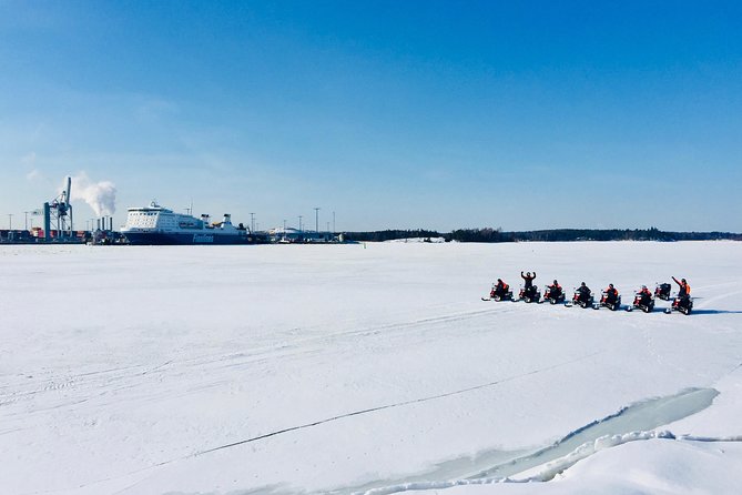 Snowmobile Safari in Helsinki Archipelago with Lunch - A short briefing before the engines start
