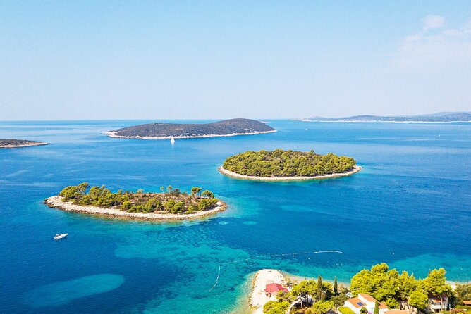 Speedboat Blue Lagoon & 3 Islands tour from Trogir - Why the small speedboat matters