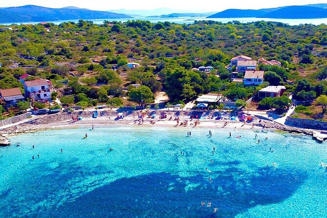 Speedboat Blue Lagoon & 3 Islands tour from Trogir - Maslinica on Šolta: lunch and old-town time