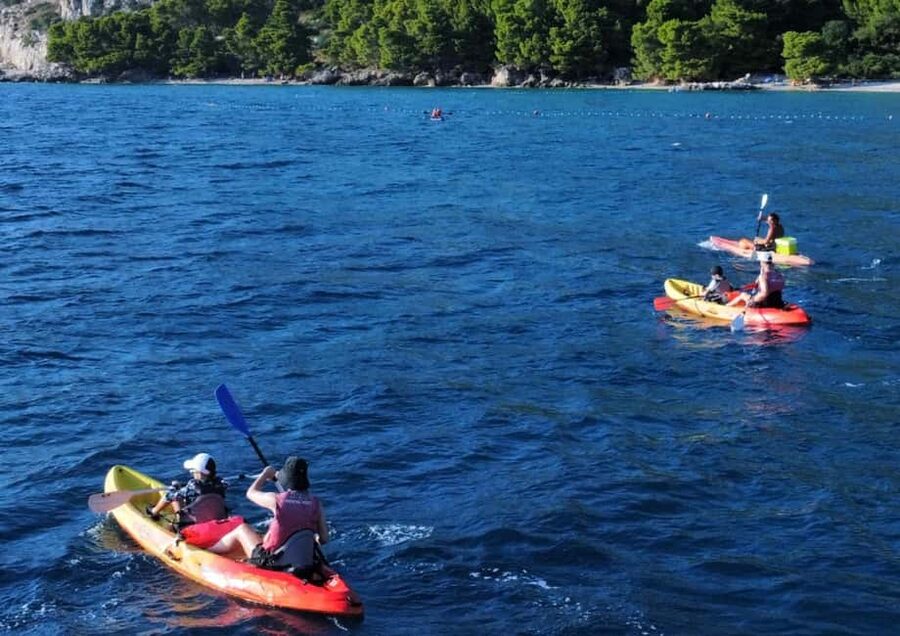 Speedboat to 3 islands: Hvar, Brač, Zečevo with watersports - Bol on Brač: a town before the beach