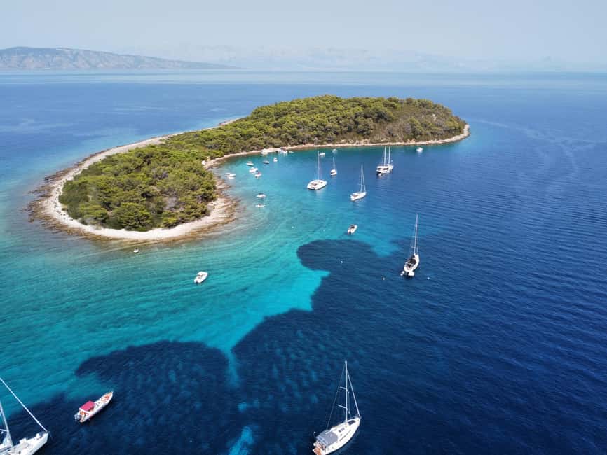 Speedboat to 3 islands: Hvar, Brač, Zečevo with watersports - Starting at MPL Nautika