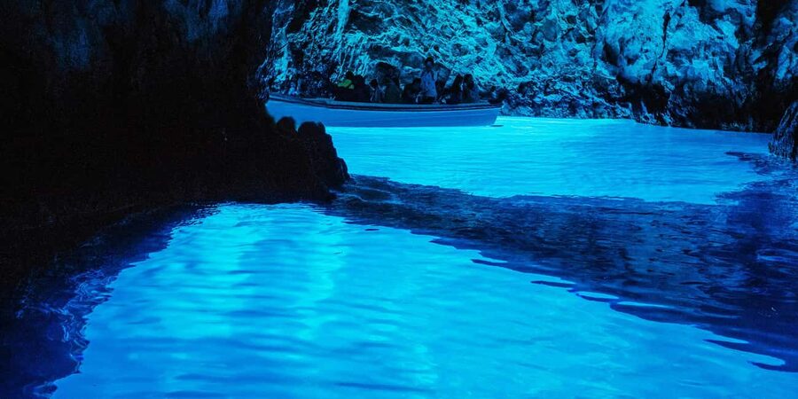 Split: Blue Cave & 5 Island Tour - Vis and the fishing villages backup route