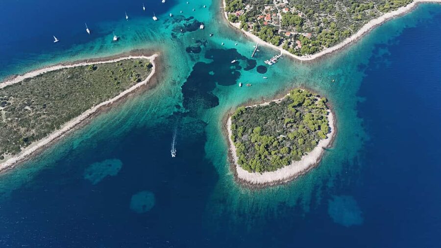 Split: Blue Lagoon & 3 Islands – Premium Speedboat Trip - Blue Lagoon: clear water and an easy swim