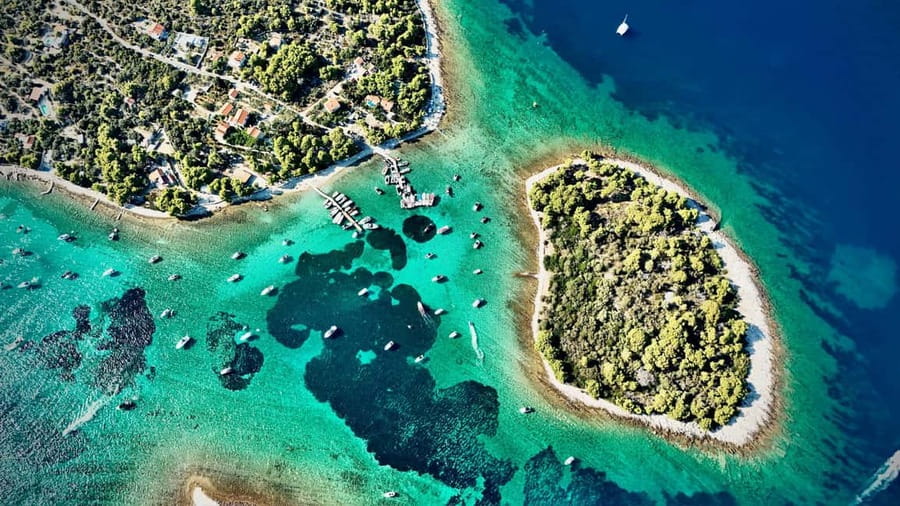 Split: Blue Lagoon & 3 Islands – Premium Speedboat Trip - Trogir in one concentrated hour