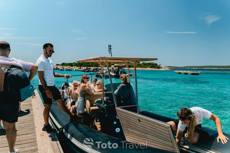 Split/Podstrana: Blue Cave, Hvar & 6 Islands Speedboat Trip - Pakleni Islands: the best hour for water time