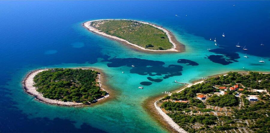 Split: Private Blue Lagoon 3 islands with speed boat - Blue Lagoon on Drvenik Veli: three hours in the water