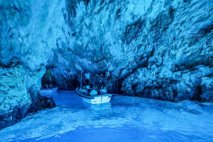Split/Trogir: Blue Cave, Mamma Mia, Hvar and 5 Island Tour - Komiža: an hour on Vis