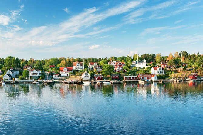 Stockholm: 2 Hour Guided Archipelago Tour - Seating, weather, and comfort on board