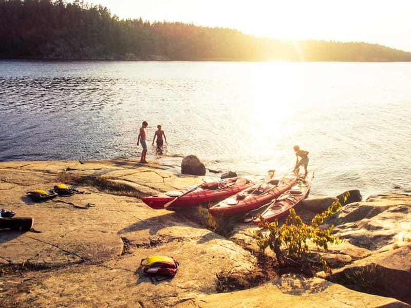 Stockholm: Archipelago Islands Kayak Tour and Outdoor Picnic - A remote island break with Swedish fika