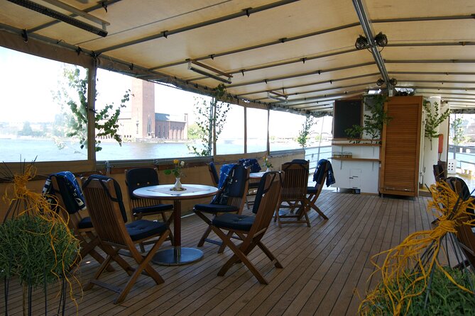 Stockholm: Archipelago Summer Tour with live guide - What the live guide adds