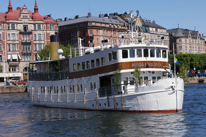 Stockholm: Archipelago Summer Tour with live guide - Leaving the canals for the archipelago