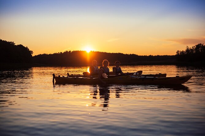 Stockholm Archipelago Sunset Kayaking and Fika tour - Fika with a sunset instead of a café wall