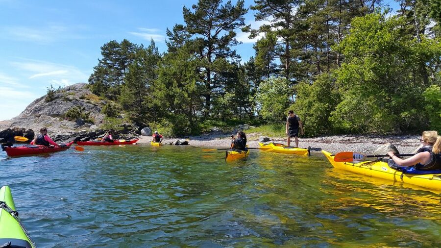 Stockholm: Full-Day Archipelago Kayaking Adventure - A private-island lunch with room to breathe