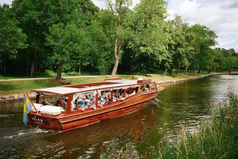 Stockholm: Guided Archipelago Tour by Classic Wooden Boat - Meeting the boat beside the Royal Palace