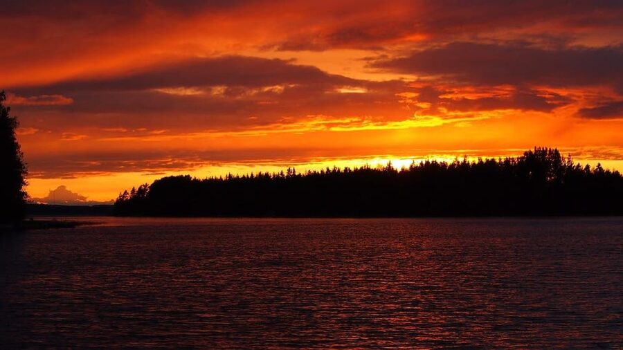 Sunset in the archipelago from Helsinki - Who will enjoy this outing most