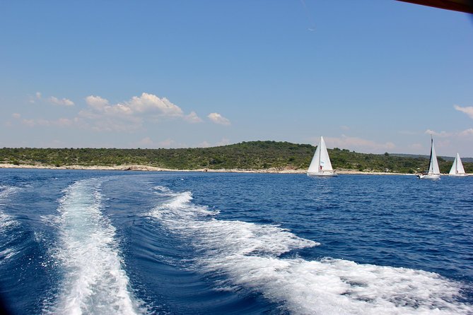 Three Island Cruise Tour Featuring the Blue Lagoon and Solta - Two hours in Maslinica on Solta