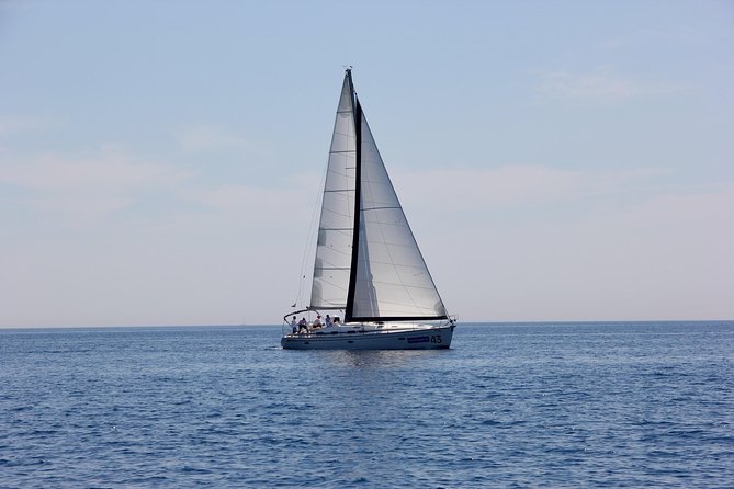 Three Islands Private Speedboat Tour With Blue Lagoon Stop - The crew and the private-service advantage