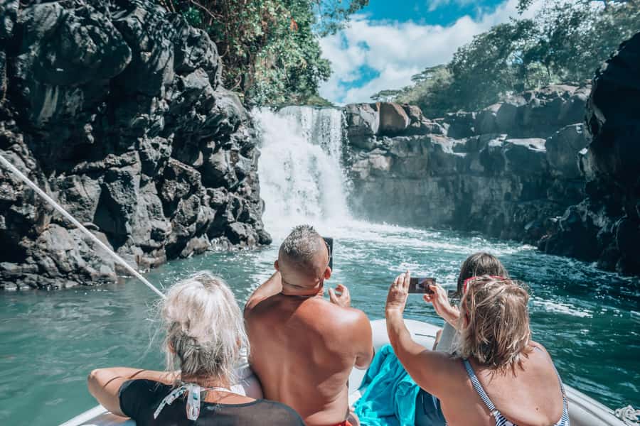 Trou d'Eau Douce: 5 Island Adventure with BBQ & Snorkeling - Setting out from Trou d’Eau Douce