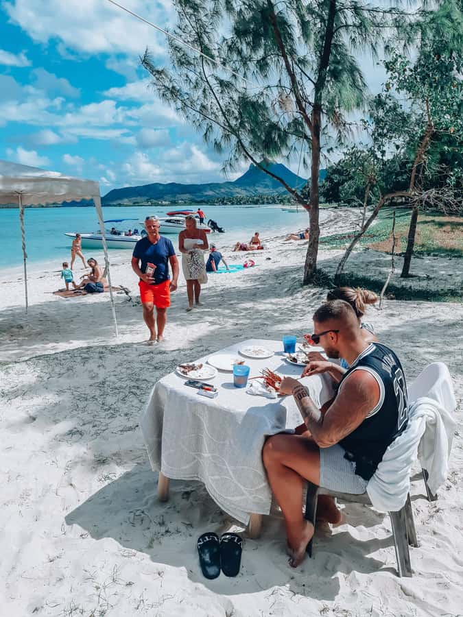 Trou D'Eau Douce: 5 island tour Mauritius with lunch/drinks - Île aux Phares adds the most memorable history