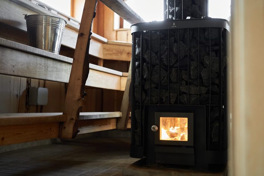 Turku Archipelago: Sauna, ice-swimming and dinner - A Friday evening on Kuusisto Island