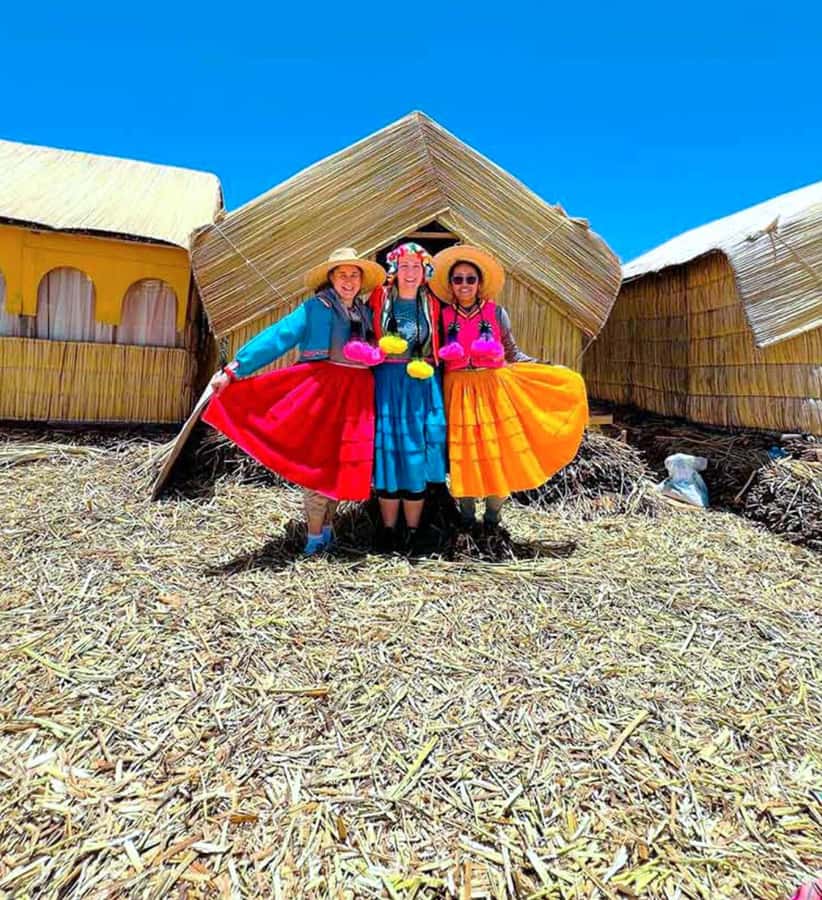 Uros Floating Islands Tour in Puno - The extra reed-boat ride and main square