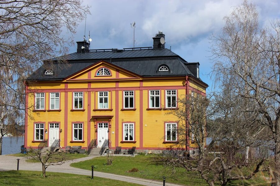 Vaxholm & Stockholm Archipelago: Guided Excursion, Day Trip - A Swedish summer picnic and old artillery tracks