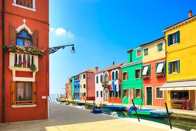 Venice Islands Cruise: Murano Glass, Rainbow Burano & Torcello - Murano and the short glassblowing visit