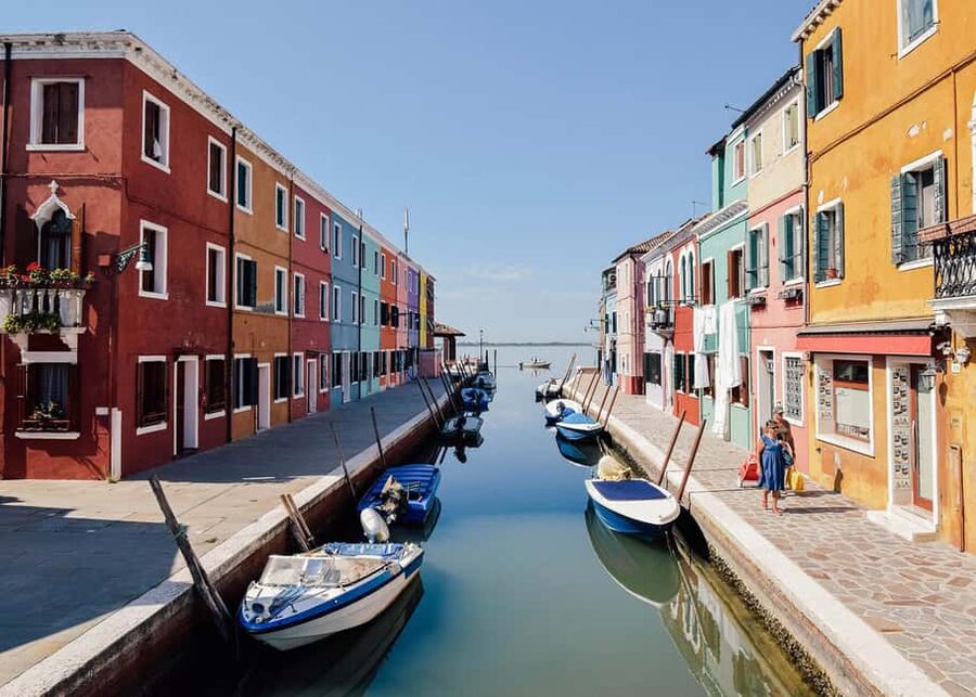 Venice: Murano, Burano and Torcello Islands Tour - Burano’s Painted Houses And Fine Lace