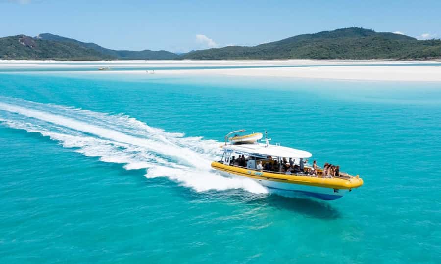 Whitsunday: Whitsunday Islands Tour with Snorkeling & Lunch - A fast boat, three big Whitsunday stops