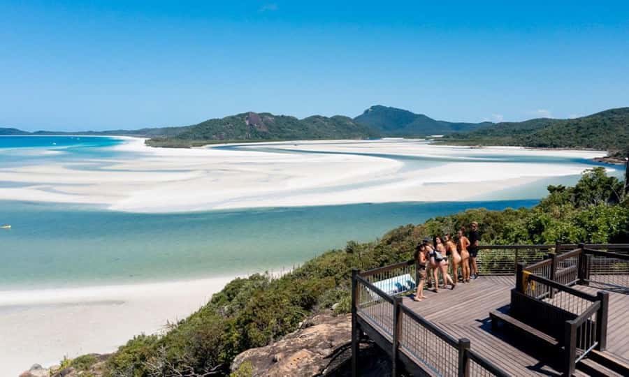 Whitsunday: Whitsunday Islands Tour with Snorkeling & Lunch - Snorkeling near the Great Barrier Reef