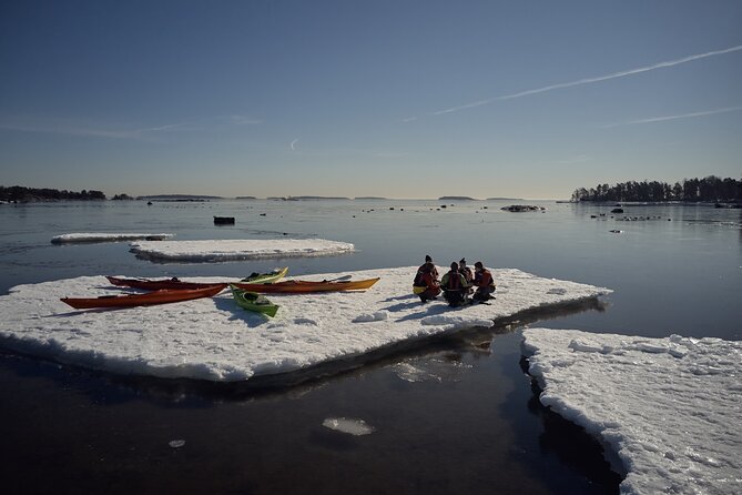 Winter kayaking in Eastern Helsinki archipelago - A beginner-friendly outing, with real cold-weather demands
