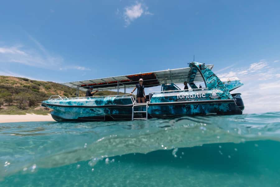 Yeppoon: Great Keppel Island Fast Boat Snorkel & Lunch Tour - From Keppel Bay Marina to the open water
