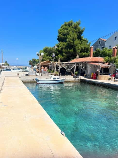 Zadar: 3 Island Speedboat Tour & Blue Bay Swim with Drinks - Should you book the Zadar speedboat tour?
