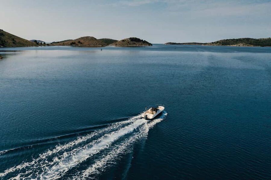 Zadar: 3 islands-3 stops, swimming and snorkeling drink incl - Why a three-hour island trip can work well