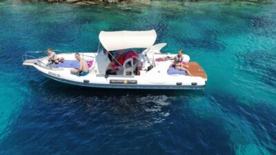 3 Islands Half-Day Boat Tour with Snorkeling & Fruit