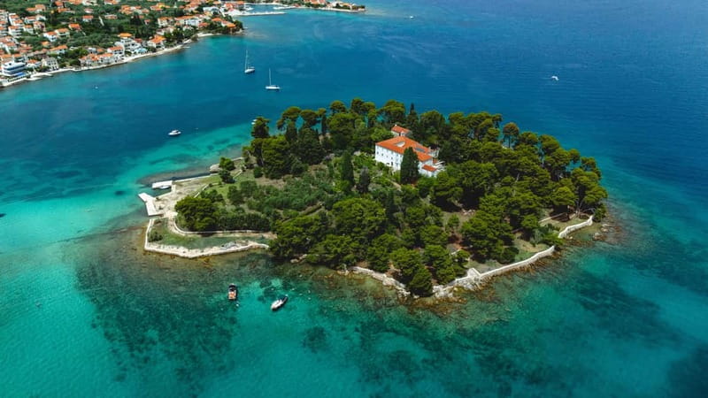 Zadar: 3 Islands Snorkeling Cruise with Prosecco - The first 30 minutes: Zadar from the water
