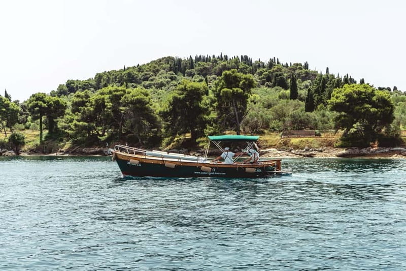 Zadar: 3 Islands Snorkeling Cruise with Prosecco - Sun, shade, and comfort on board