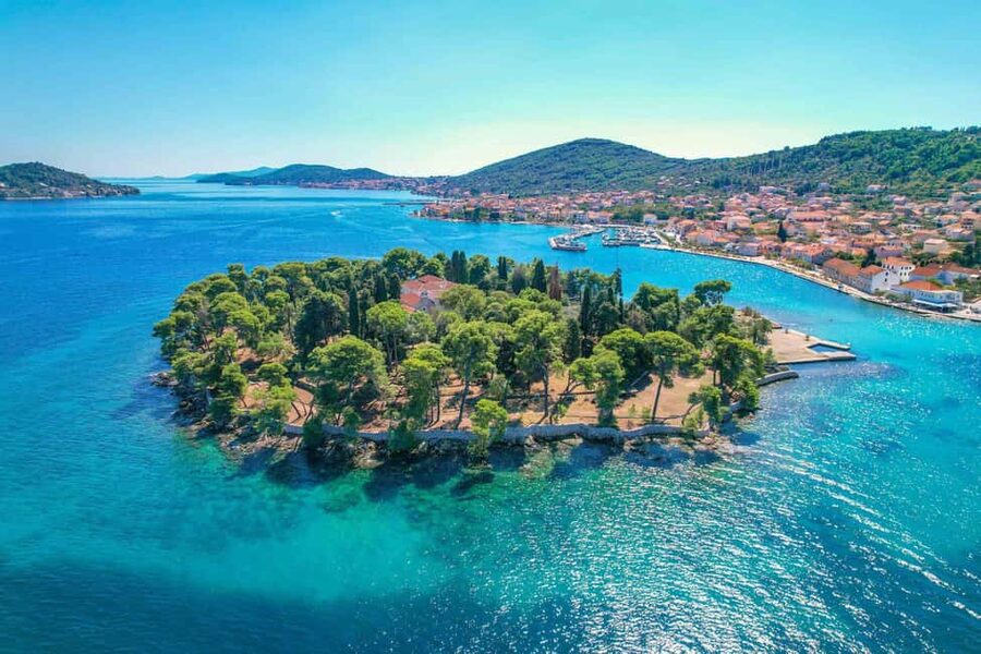Zadar: 3 Islands Speedboat Tour with Drinks and Diving - Blue Bay Otrić: your first swim