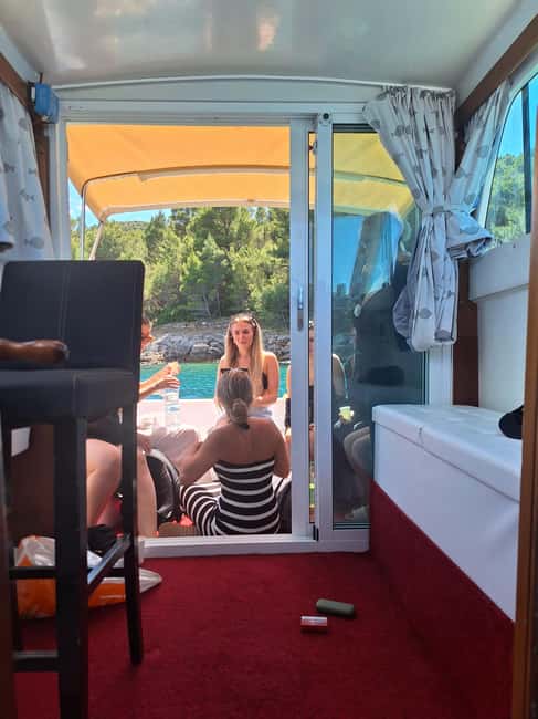 Zadar: Half-Day Island-Hopping and Lagoons Cruise with Fruit - Fruit, wine, and the small touches