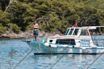 Island-Hopping Blue Lagoon Boat Tour with Drink
